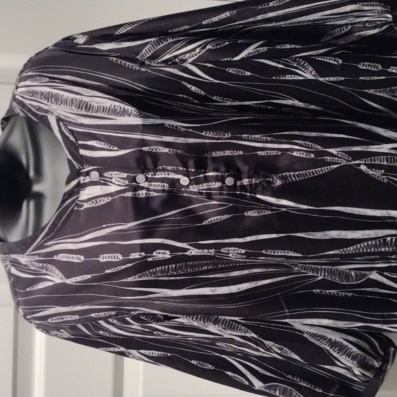 Coldwater Creek Plus Size Abstract Top 2X - Picture 2 of 9